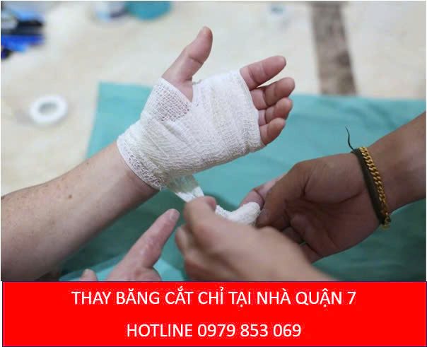 Thay băng cắt chỉ tại nhà Quận 7